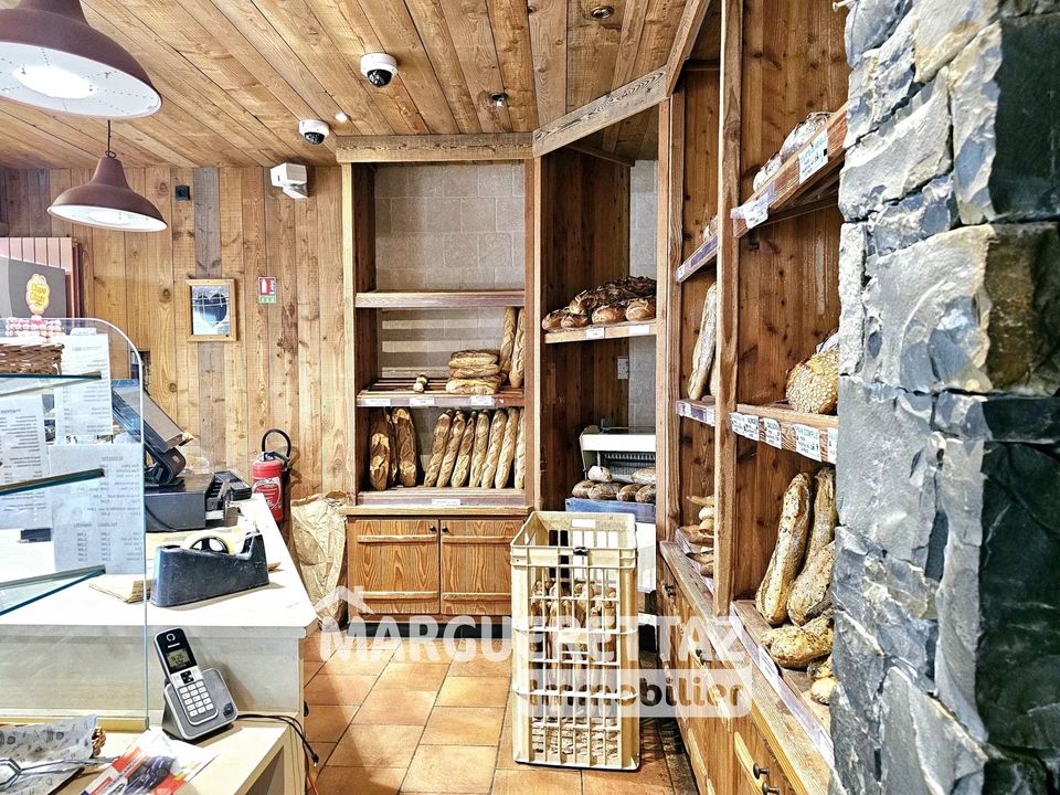 Erhvervsejendom i Marignier, Haute-Savoie - foto 1
