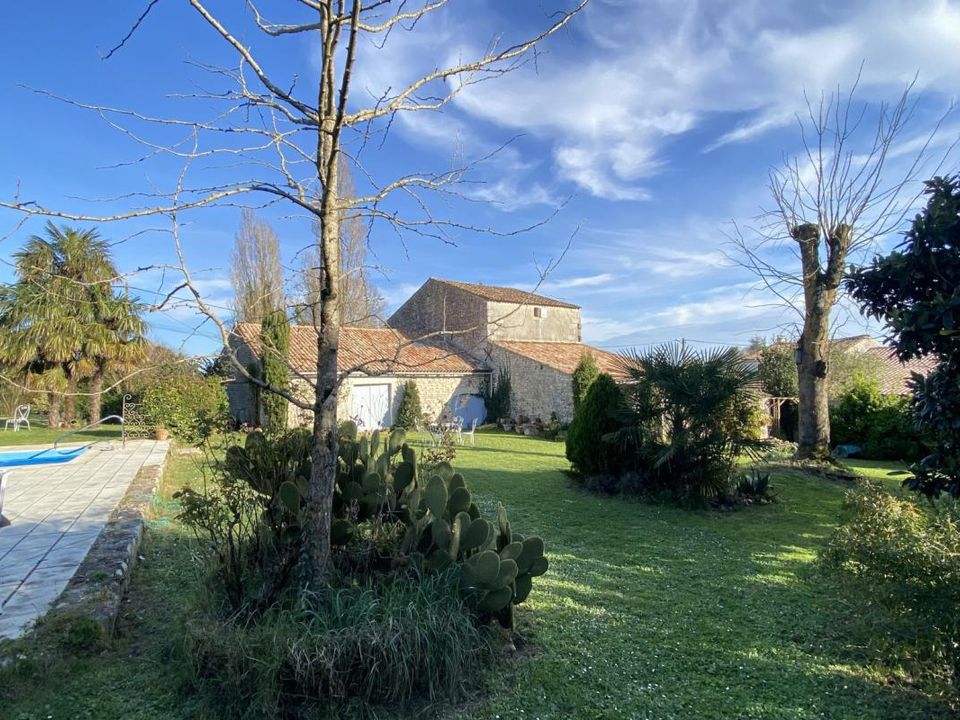 Villa i Boutenac-Touvent, Charente-Maritime - foto 1