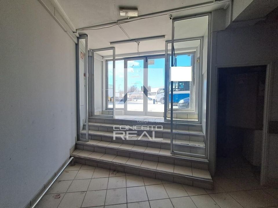 L'establiment comercial a Gondomar, Porto - foto 3