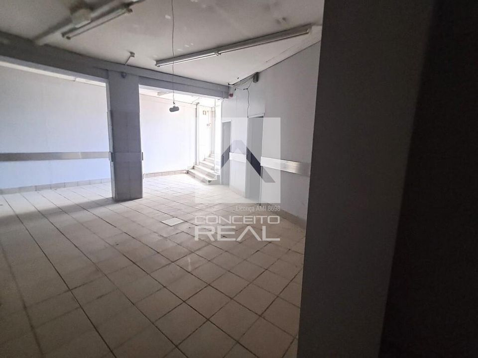 L'establiment comercial a Gondomar, Porto - foto 4