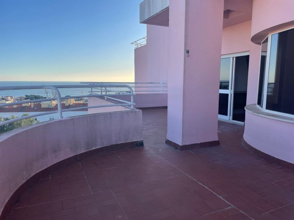 Apartment in Carcavelos, Lisbon - photo 1