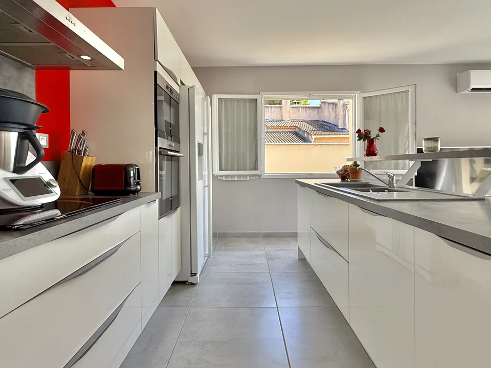 Villa i L'Isle-sur-la-Sorgue, Vaucluse - foto 3