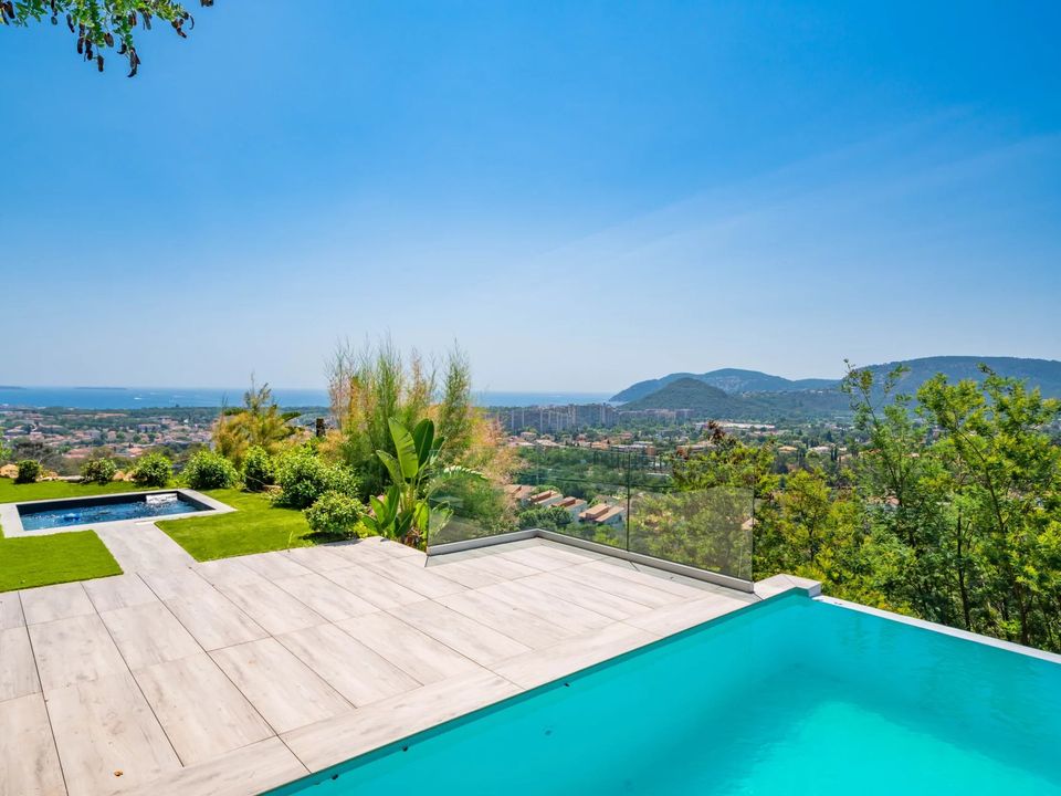 Villa i Mandelieu-la-Napoule, Alpes-Maritimes - bilde 1