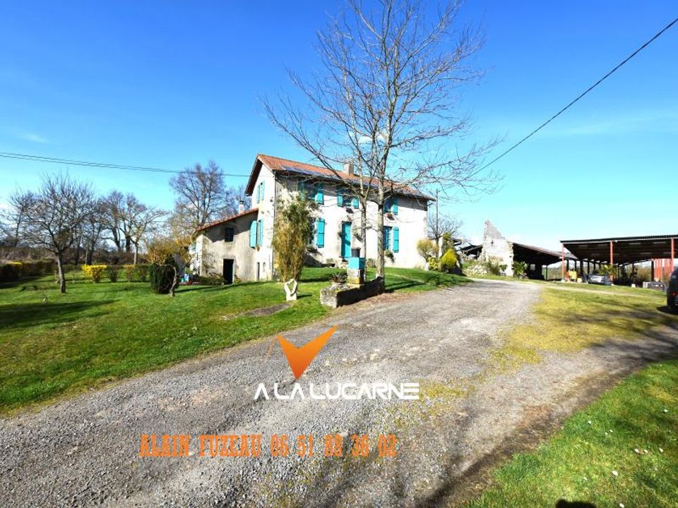 Landejendom i Moncoutant-sur-Sèvre, Deux-Sevres - foto 1