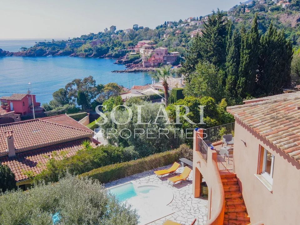 Villa i Theoule-sur-Mer, Alpes-Maritimes - foto 1
