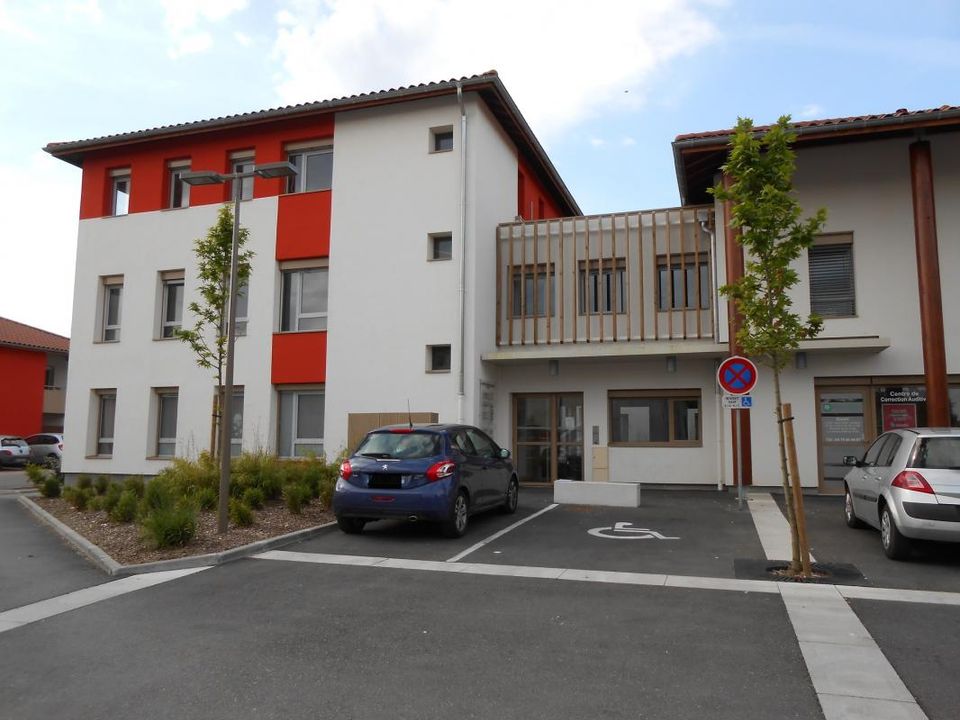 Commercial property in Heyrieux, Isere - photo 1