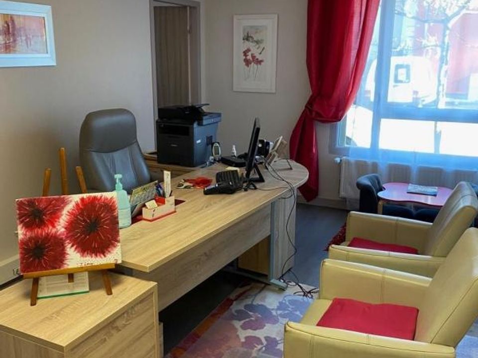 Commercial property in Heyrieux, Isere - photo 1