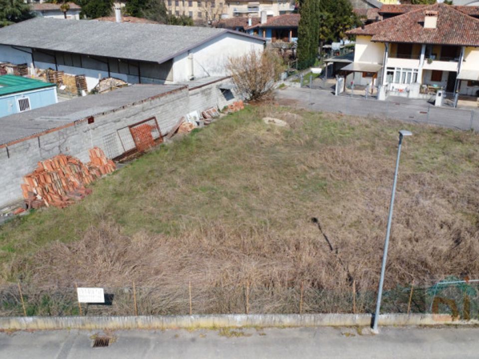 Tomt i Aiello del Friuli, Udine - bilde 3