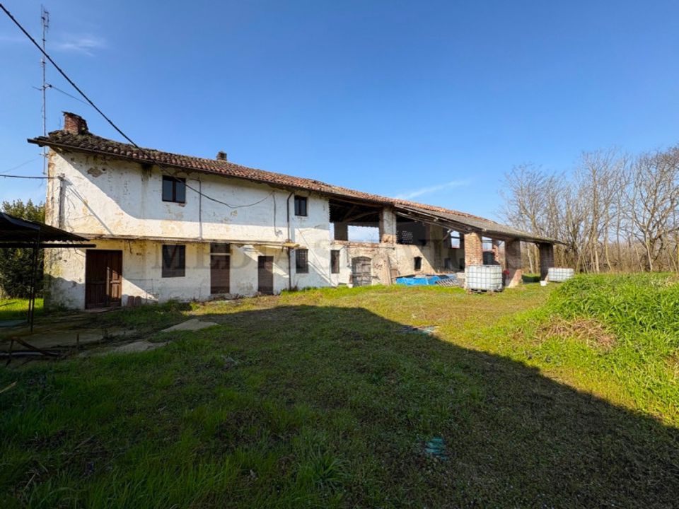 Landejendom i Garlasco, Pavia - foto 1