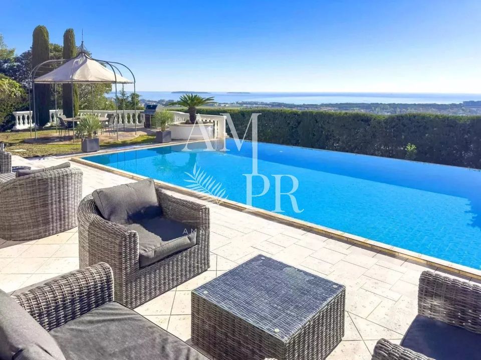 Villa i Mandelieu-la-Napoule, Alpes-Maritimes - foto 1