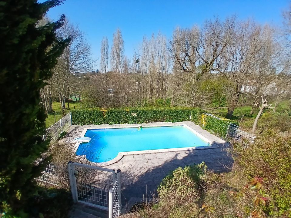Villa i Montguyon, Charente-Maritime - foto 1