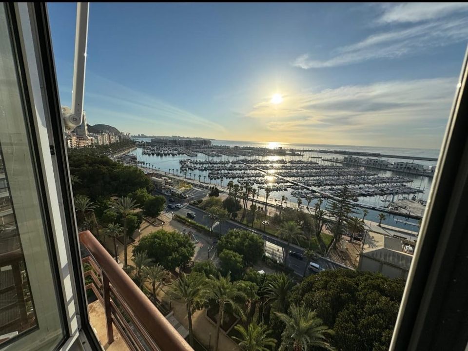 Lejlighed i Alicante, Alicante - foto 1