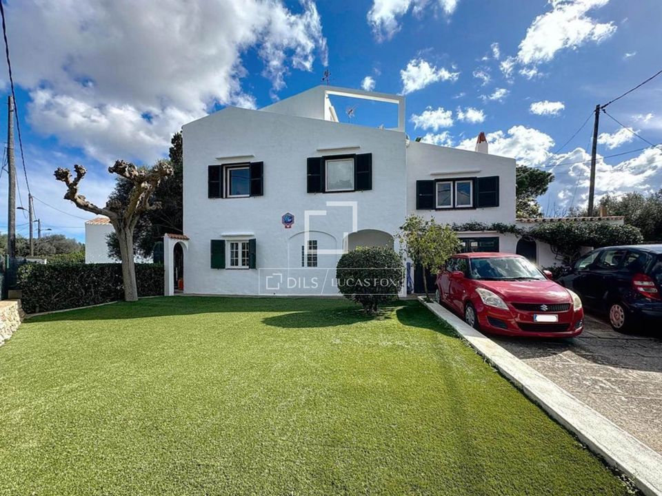 Villa in Es Castell, Menorca - foto 1