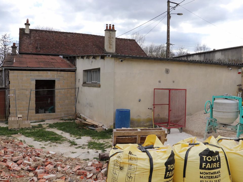 Erhvervsejendom i La Ferté-Gaucher, Seine-et-Marne - foto 5