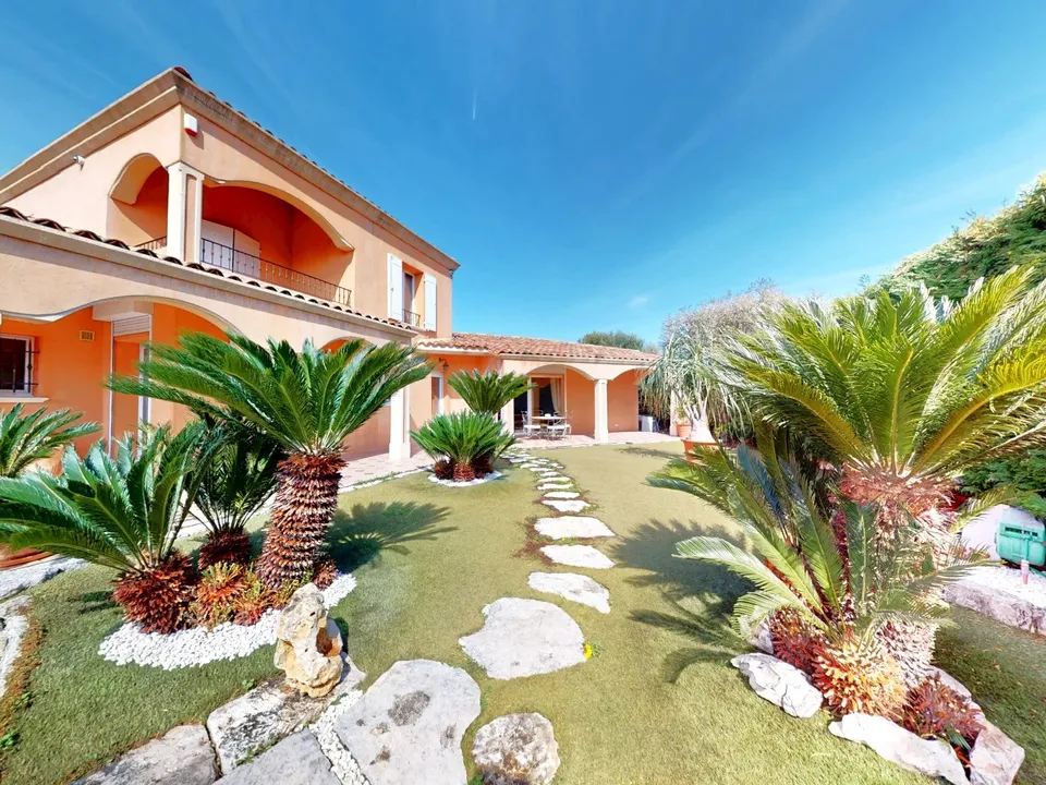 Villa i Carros, Alpes-Maritimes - foto 1
