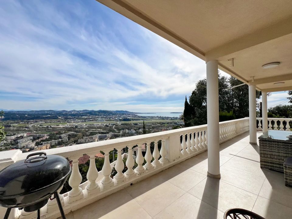 Villa i Mandelieu-la-Napoule, Alpes-Maritimes - foto 1