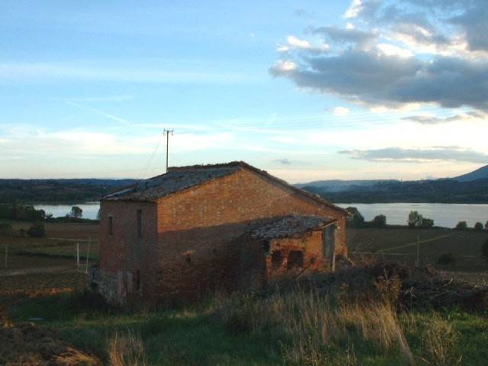 Farm hus i Castiglione del Lago, Perugia - foto 1
