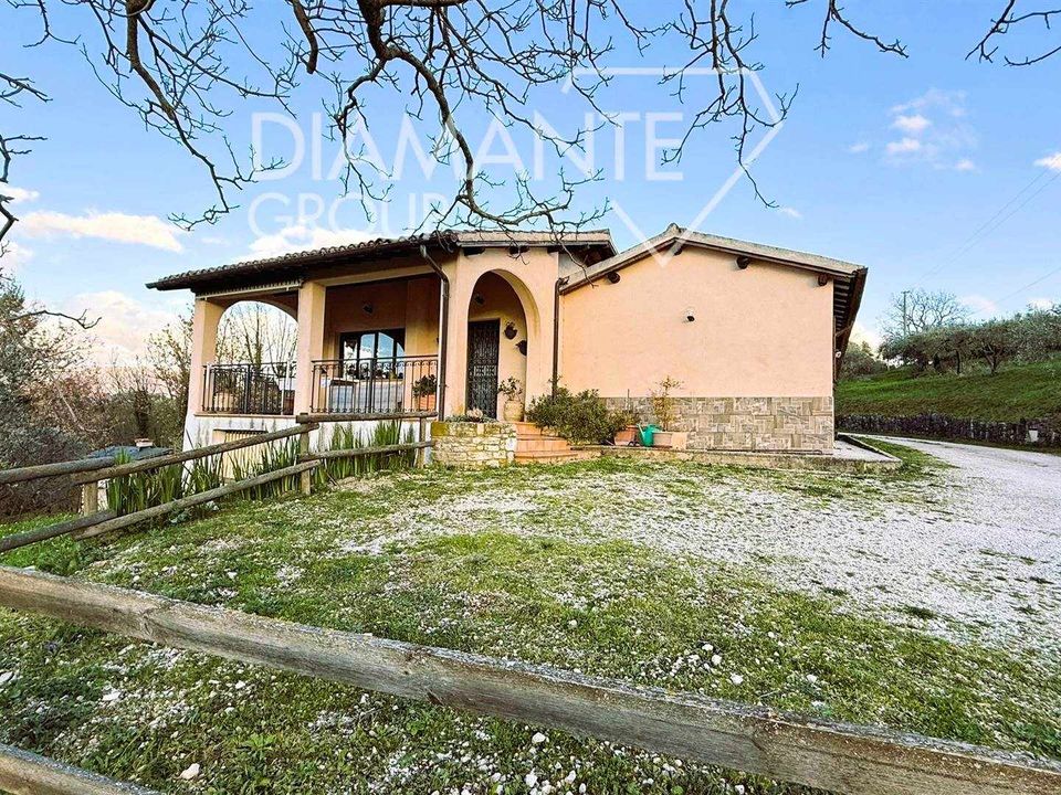 Farm i Castel Ritaldi, Perugia - foto 1