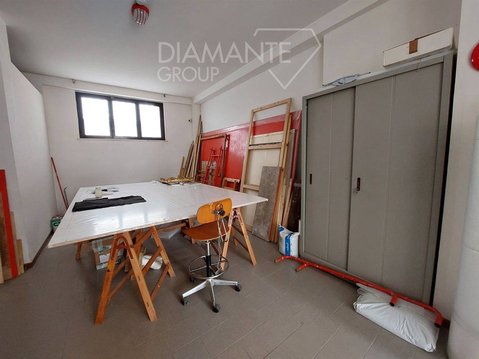L'establiment comercial a Passignano Sul Trasimeno, Perugia - foto 2