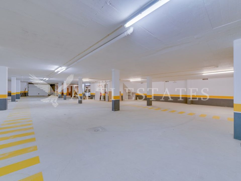Parkeringsplads i Carcavelos, Lisbon - foto 1