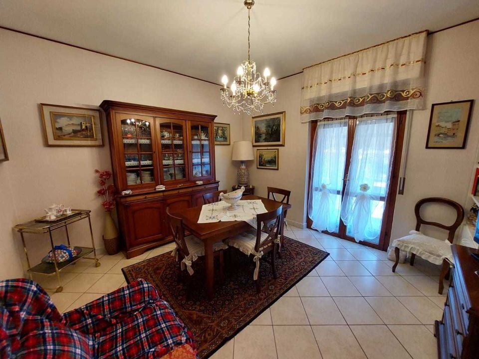 Lejlighed i Carrara, Massa and Carrara - foto 1
