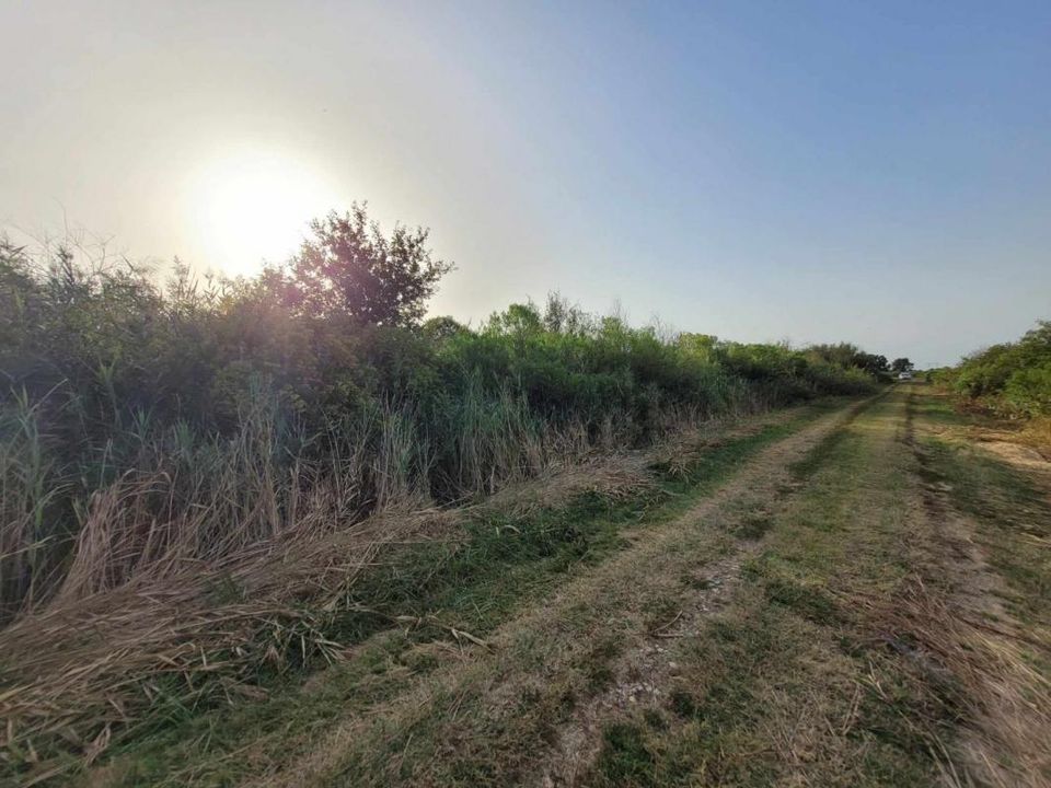 Helårsgrund i Saint-Bonnet-Sur-Gironde, Charente-Maritime - foto 4