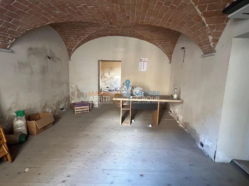 Erhvervsejendom i Carrara, Massa and Carrara - foto 1