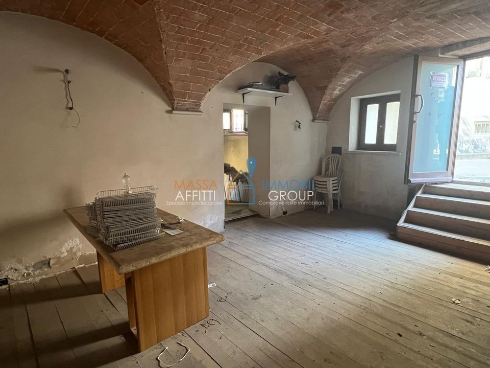 Erhvervsejendom i Carrara, Massa and Carrara - foto 3