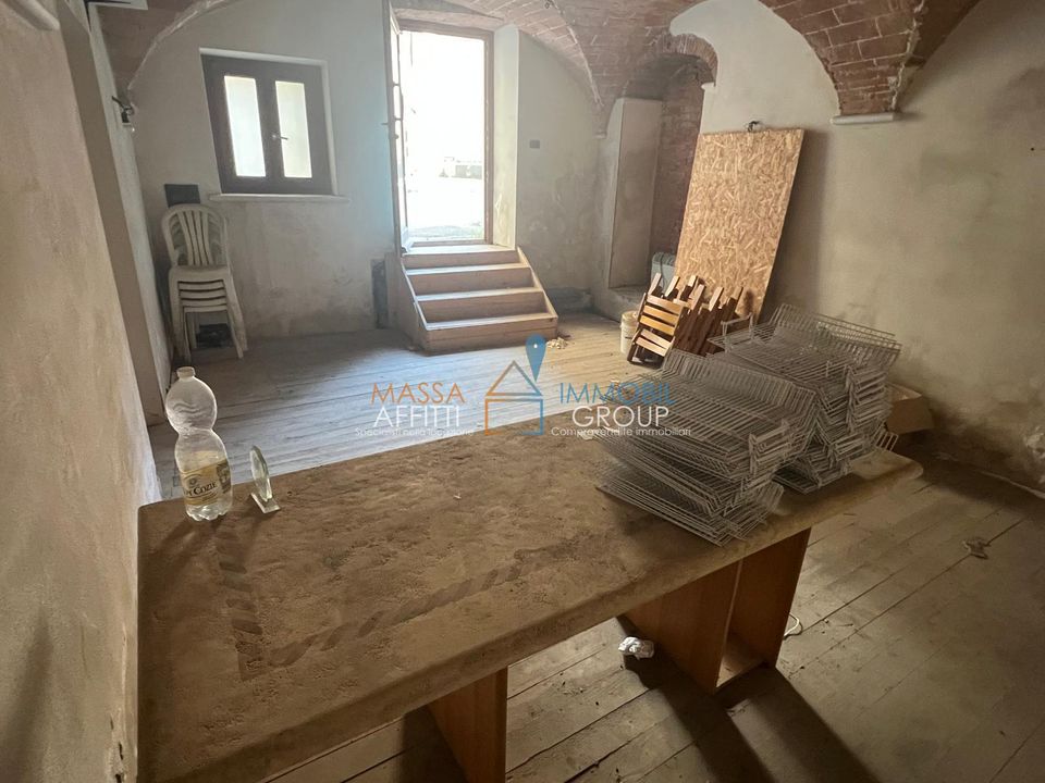 Erhvervsejendom i Carrara, Massa and Carrara - foto 5
