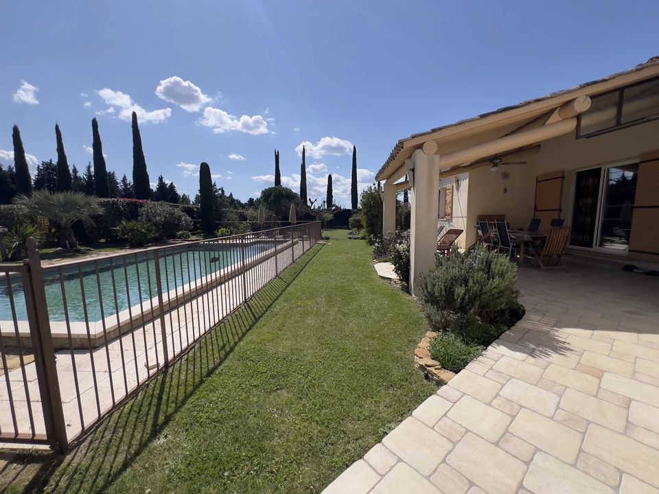 Villa i Cheval-Blanc, Vaucluse - foto 1