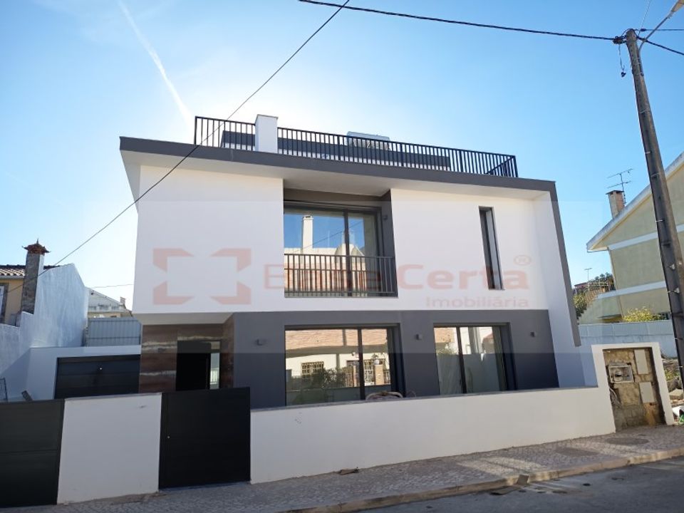 Byhus i Santa Iria de Azoia, Lisbon - foto 1