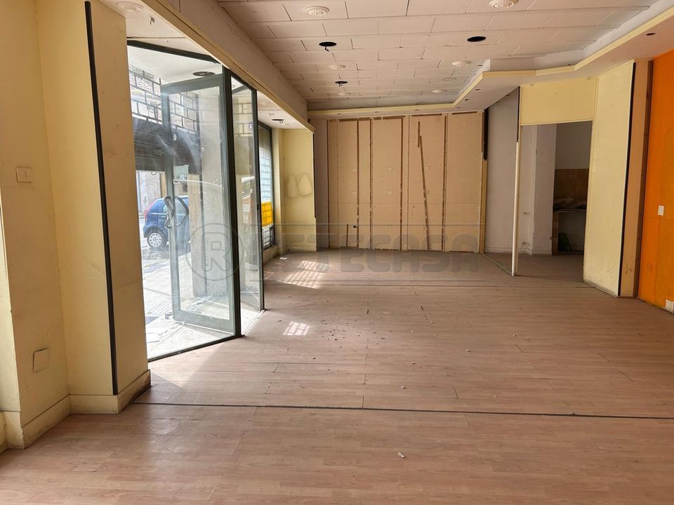 Erhvervsejendom i Caltanissetta, Caltanissetta - foto 2