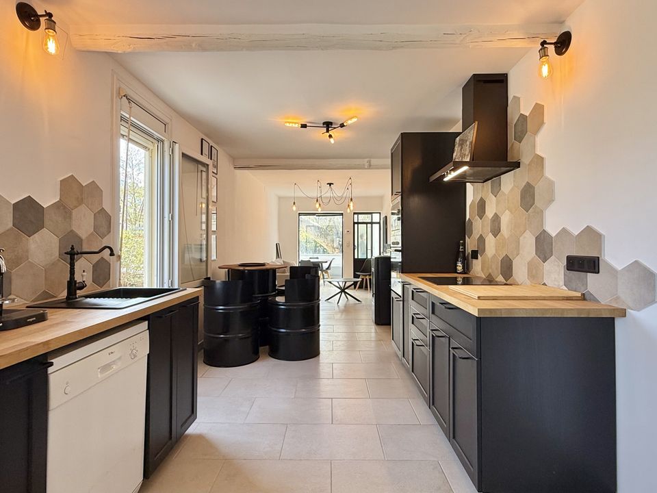 Villa in Taillades, Vaucluse - photo 1