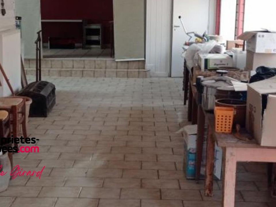 Erhvervsejendom i Pouilly-sous-Charlieu, Loire - foto 2
