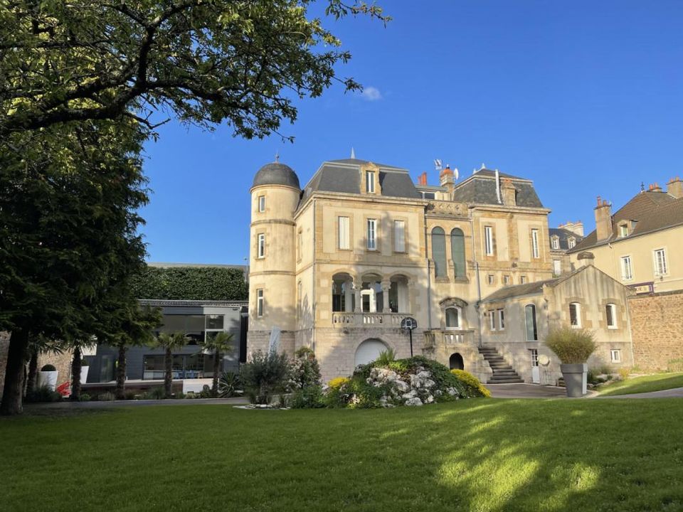 Erhvervsejendom i Autun, Saone-et-Loire - foto 1