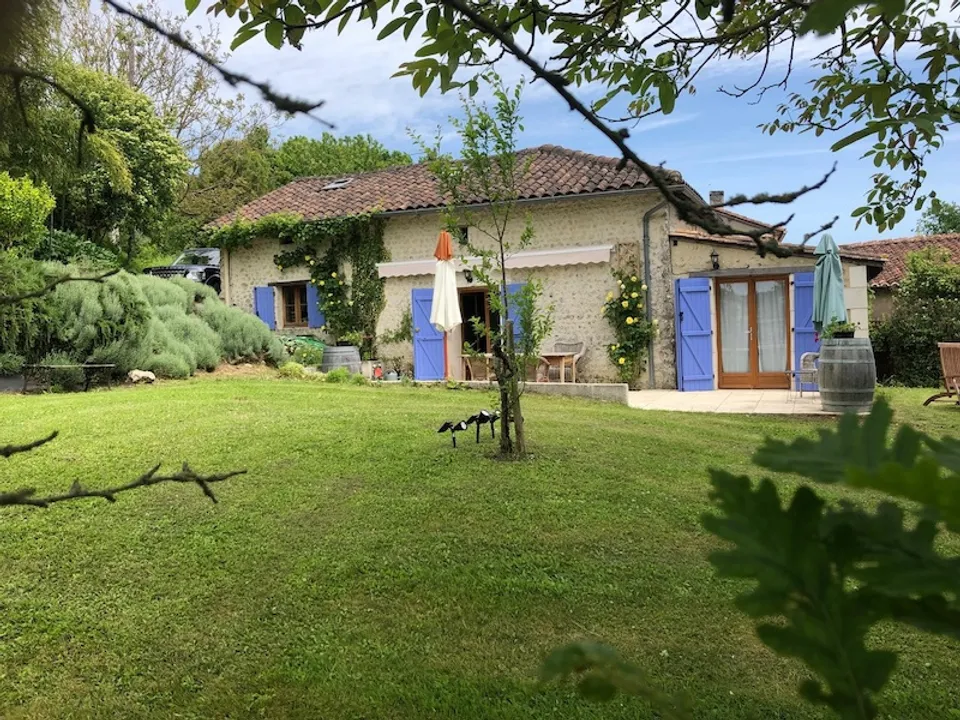 Villa i Salles-Lavalette, Charente - foto 1