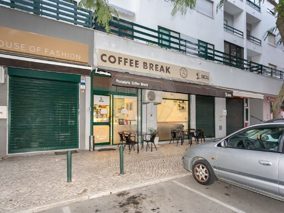 Erhvervsejendom i Barreiro, Setubal - foto 1