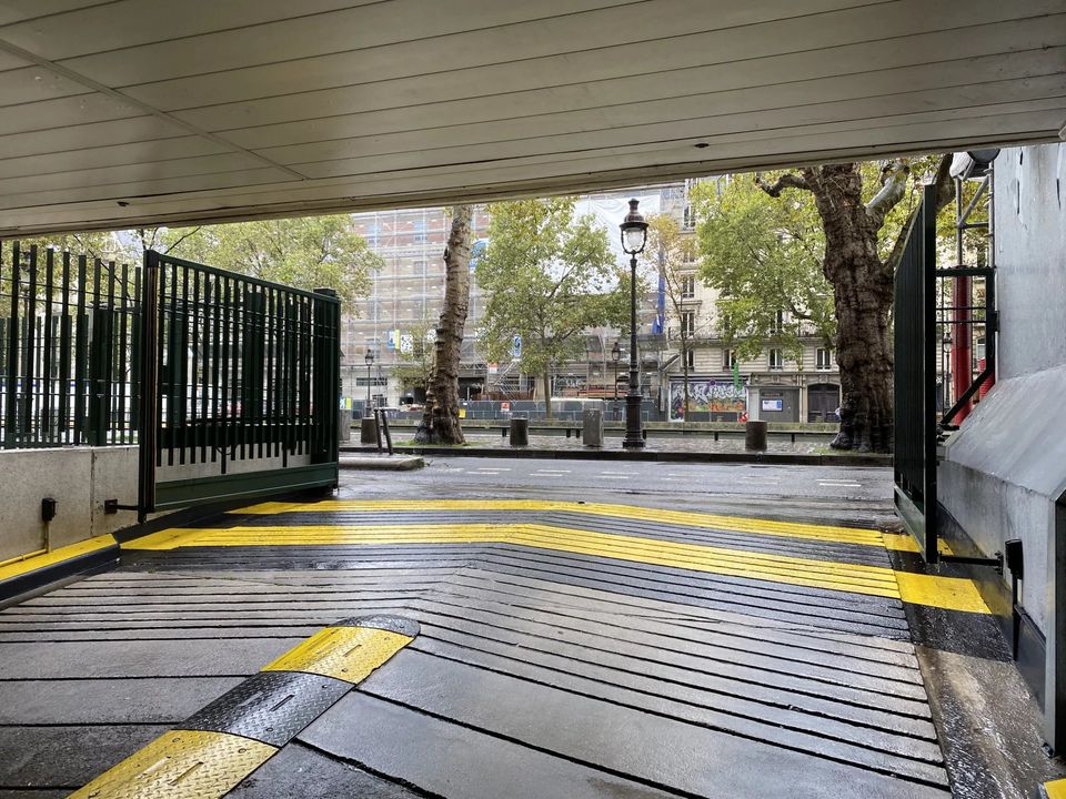 Garage i Paris, Paris - foto 1
