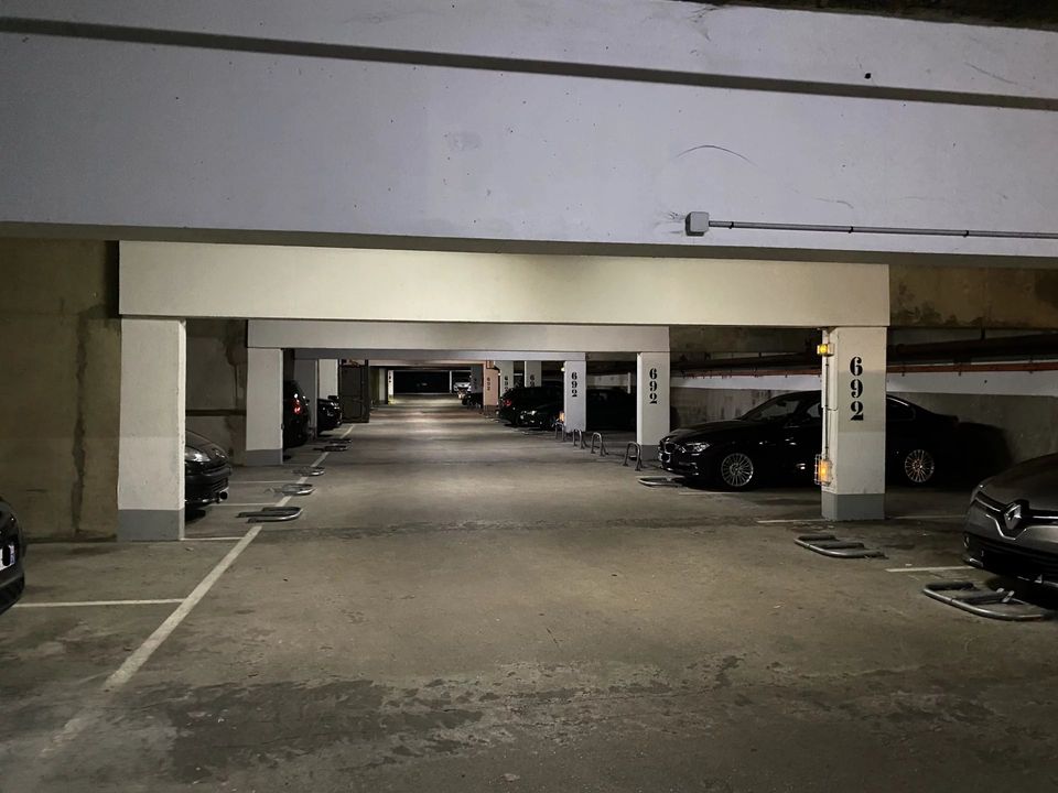 Garage i Paris, Paris - foto 3