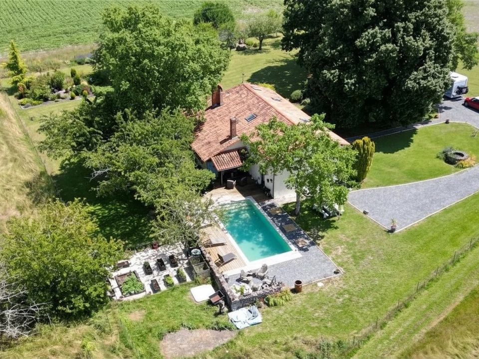 Villa a Aubeterre-sur-Dronne, Charente - foto 1
