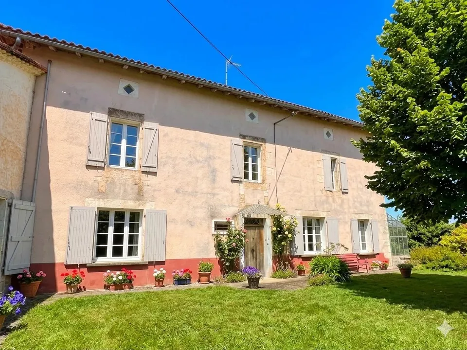 Villa i Salles-Lavalette, Charente - foto 2