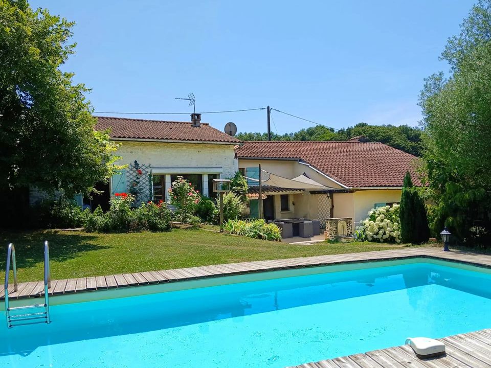 Villa en Les Essards, Charente - foto 1