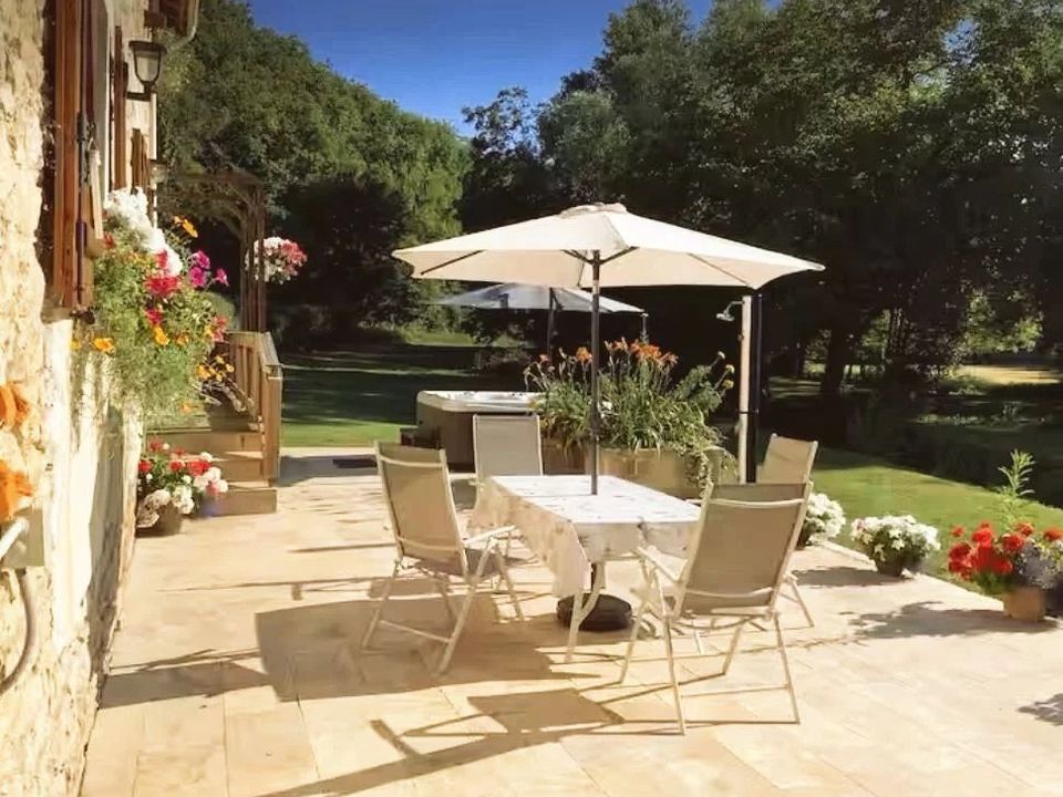 Villa in Villeneuve, Aveyron - photo 4