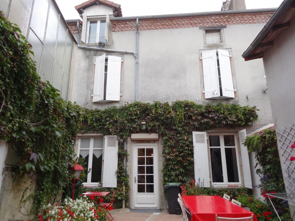 Villa i Bellac, Haute-Vienne - foto 1