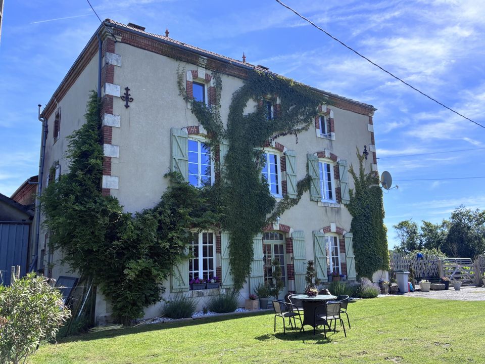 Villa i Le Dorat, Haute-Vienne - foto 1