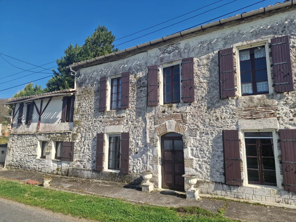 Casa de poble a Monbahus, Lot-et-Garonne - foto 1