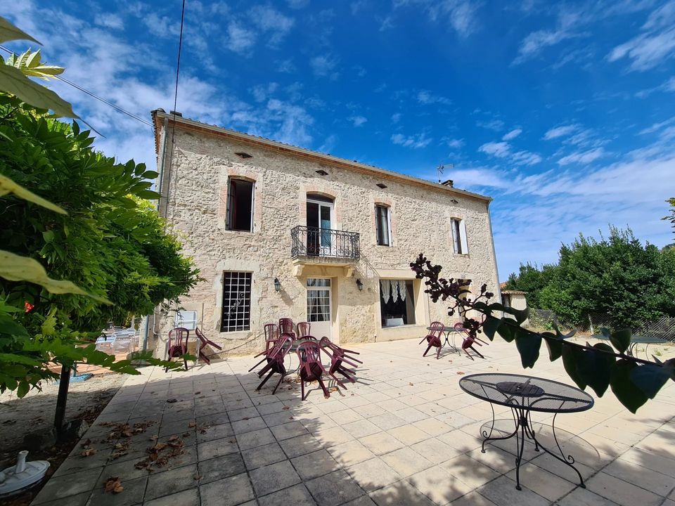 Villa in Monflanquin, Lot-et-Garonne - foto 1