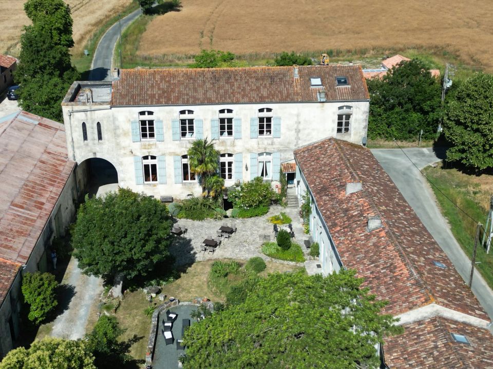 Villa in Saint-Jean-d'Angely, Charente-Maritime - foto 5