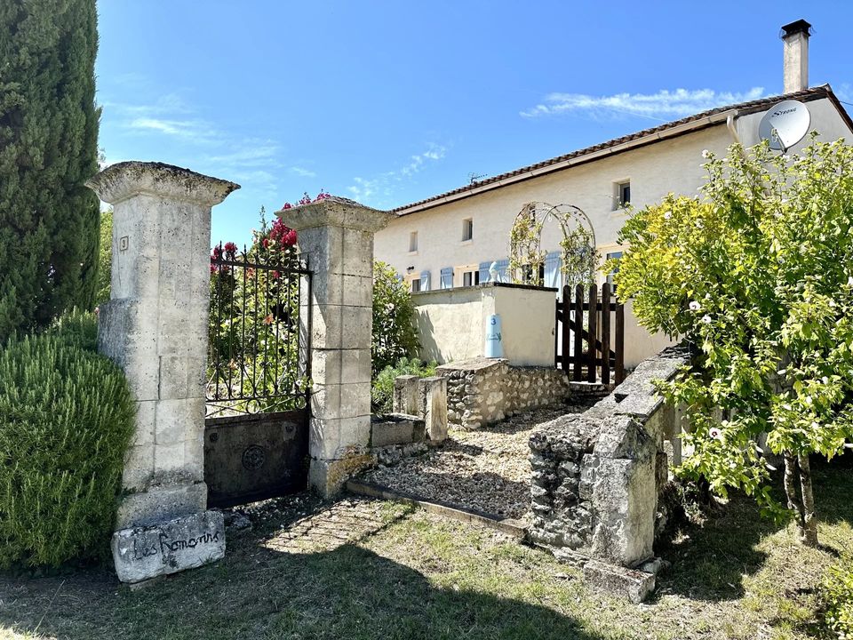 Villa i Bonnes, Charente - foto 1