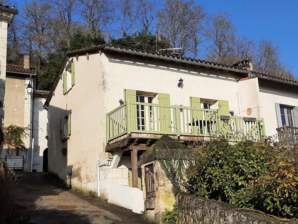 Landsbyhus i Aubeterre-sur-Dronne, Charente - foto 1